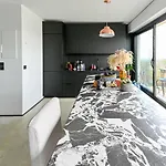 Splendid Apartment With Rooftop Near La Villette