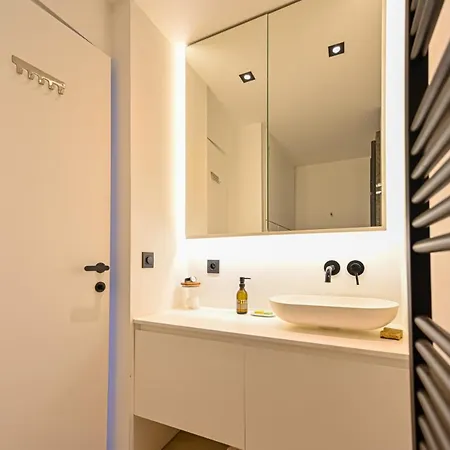 Appartamento Splendid With Rooftop Near La Villette Parigi