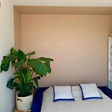 Apartment Splendid With Rooftop Near La Villette